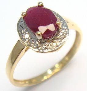 GORGEOUS RUBY SOLID 9CT YELLOW GOLD RING