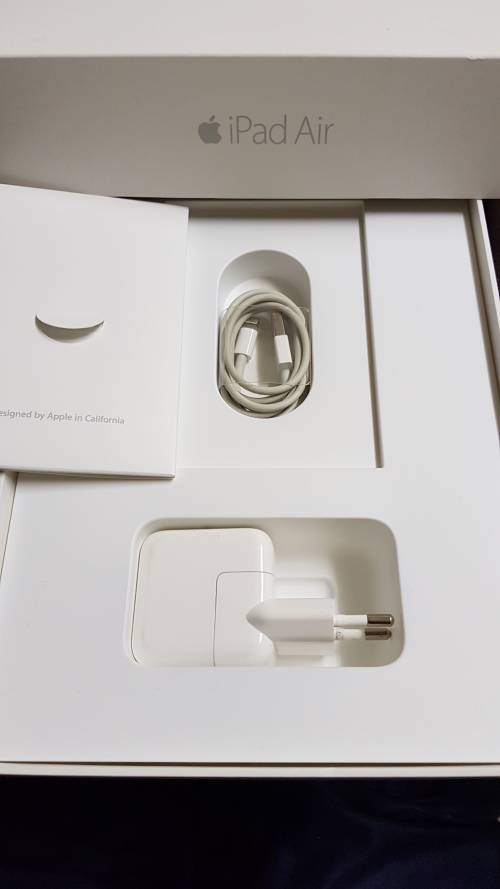 APPLE IPAD AIR 2 64GB WIFI & CELLULAR MODEL A1567 IMMACULATE CONDITION