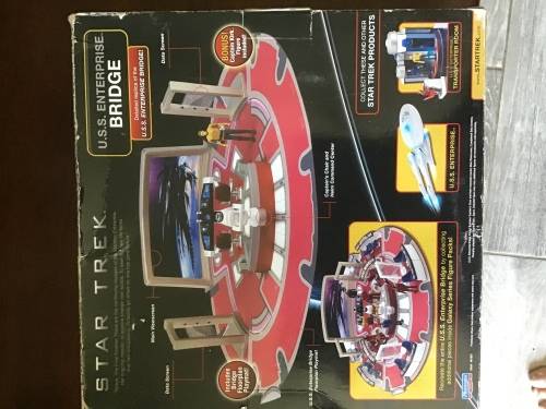 STAR TREK U.S.S.ENTERPRISE BRIDGE WITH BONUS CAPTAIN KIRK