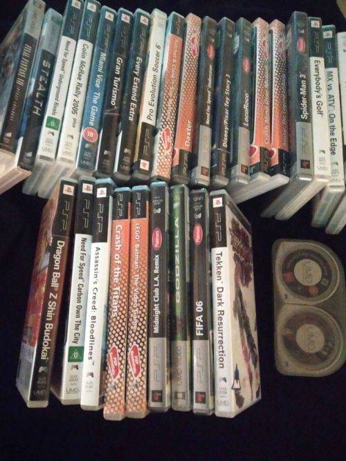 2x Sony PSP's (1000 and 3000 versions) 1x Sony PS Vita