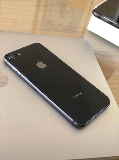 iPhone 8