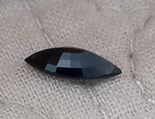 0.78 Carat, 100% genuine natural sapphire, Dark Green VVS