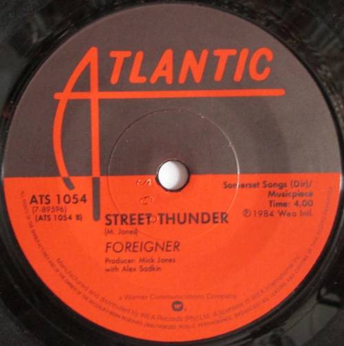 FOREIGNER - I WANT TO KNOW WHAT LOVE IS / STREET THUNDER  (7 SINGLE/VINYL)