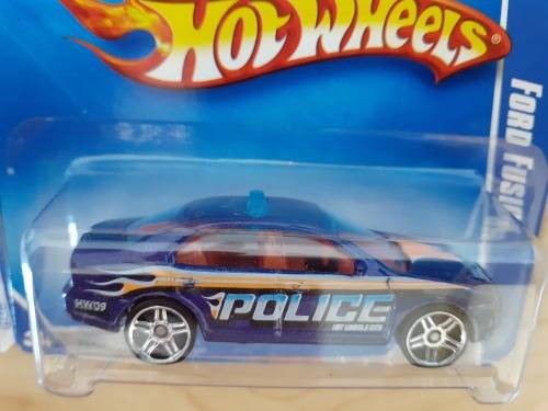 HOT WHEELS FORD FUSION POLICE CARS SET OF 2 CARS (COLOUR VARIATION)