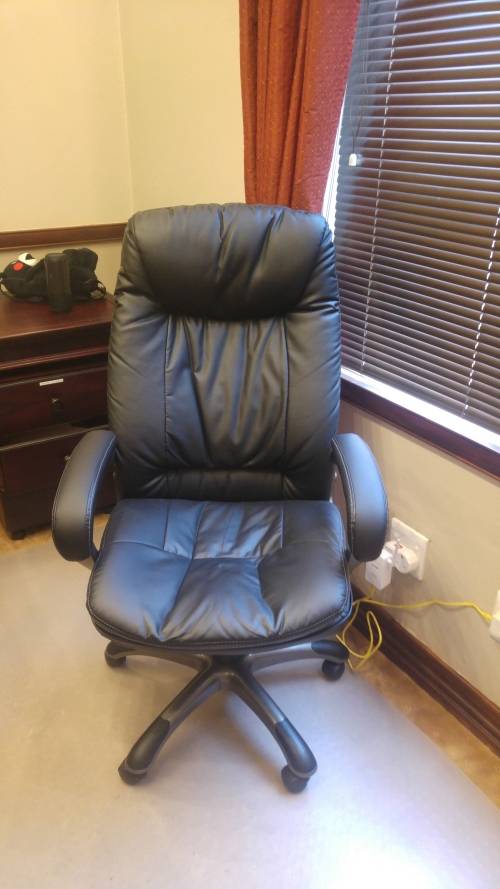 Luxurious Office Chair Leather - Black Like New - COLLECTIONS ONLY - IRENE PRETORIA