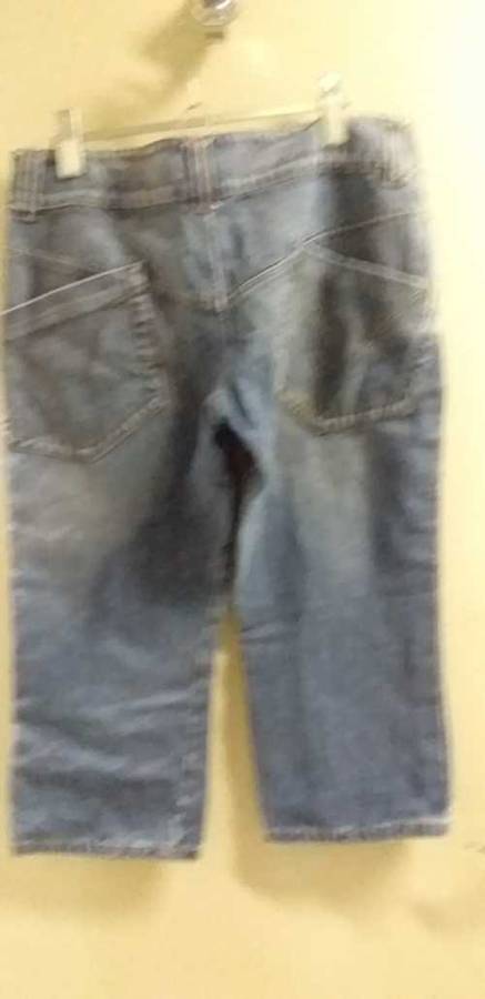 Free Clothing - 3/4 Jeans - Size 14 - Hip 102cm - Like New
