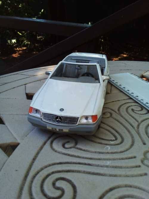 Mercedes Benz 1989 - 500SL - Die Cast Model - SS7706 - Mint Condition-  Item's are adjustable