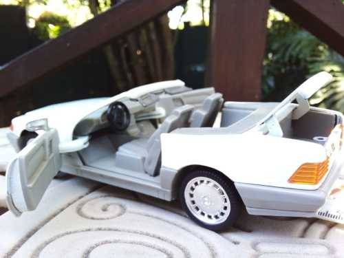 Mercedes Benz 1989 - 500SL - Die Cast Model - SS7706 - Mint Condition-  Item's are adjustable
