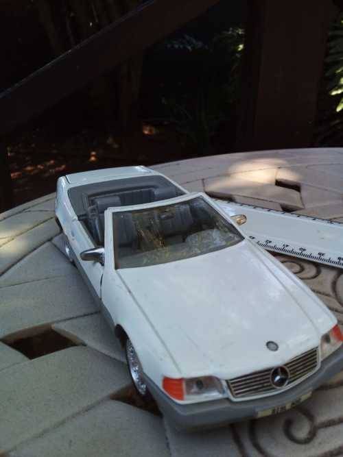 Mercedes Benz 1989 - 500SL - Die Cast Model - SS7706 - Mint Condition-  Item's are adjustable