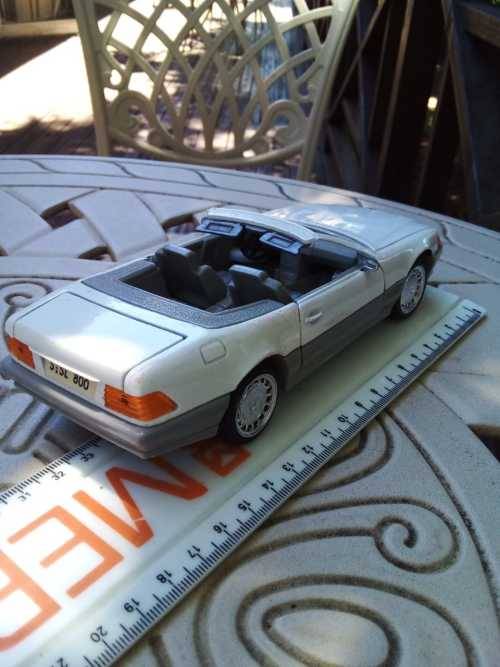 Mercedes Benz 1989 - 500SL - Die Cast Model - SS7706 - Mint Condition-  Item's are adjustable