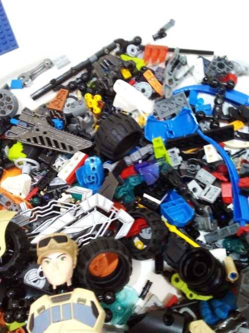 LEGO - ASSORTED LEGO 2KG - AMAZING CONDITION