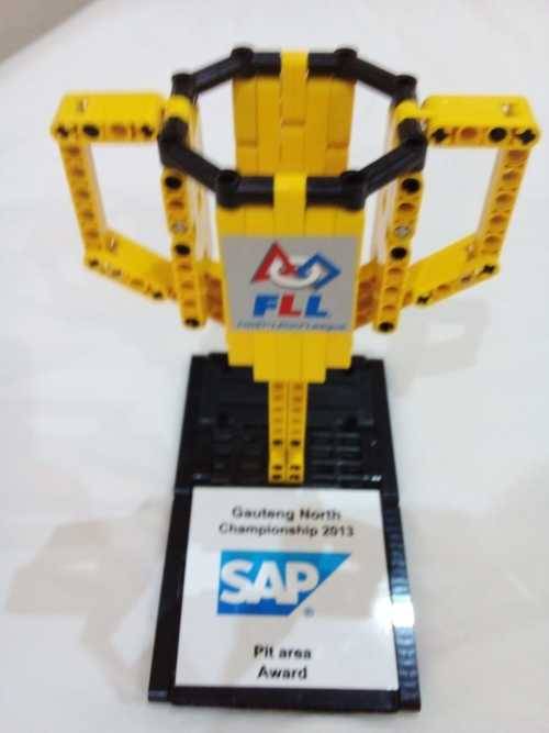 LEGO 2000421 - FLL Trophy Small 2013 FIRST LEGO LEAGUE