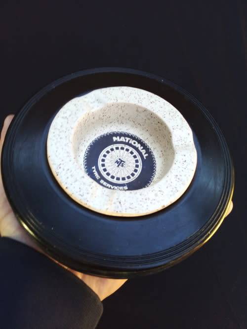 A vintage NATIONAL TYRE SERVICES - Tyre ashtray - 100% Original