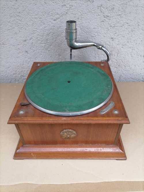 ANTIQUE GRAMAPHONE FOR SPARES OR REPAIR`S