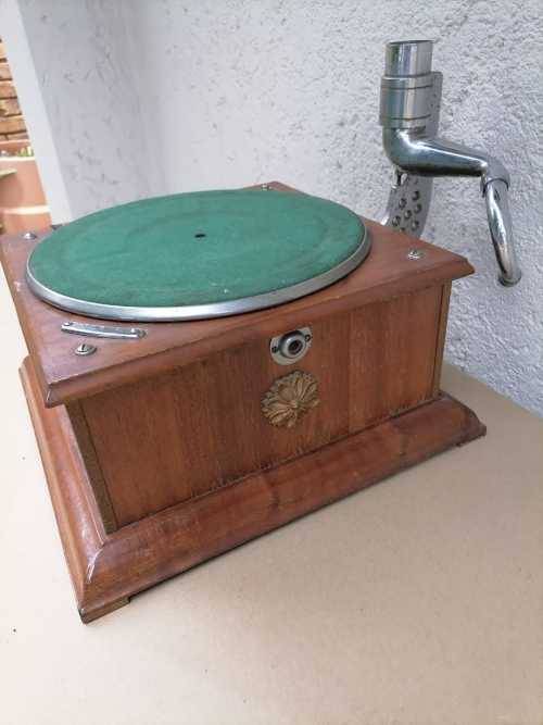 ANTIQUE GRAMAPHONE FOR SPARES OR REPAIR`S