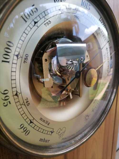 VINTAGE - PRACISIONS - Barometer west germany  - MADE FROM BRASS WITH OAK WOOD - 100% WORKING