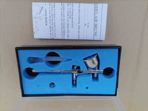 AIR BRUSH SG A180 0.2MM FLUID 9CC - WITH BOOKLET - WITH PLASTIC TUBE PLASTIC BOX - LIKE NEW