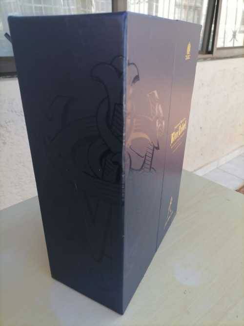 Johnnie Walker Blue Label - 750ml - GIFT PACK SET