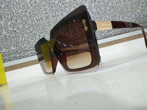 BRAND NEW FENDI DESIGNER SUNGLASSES!