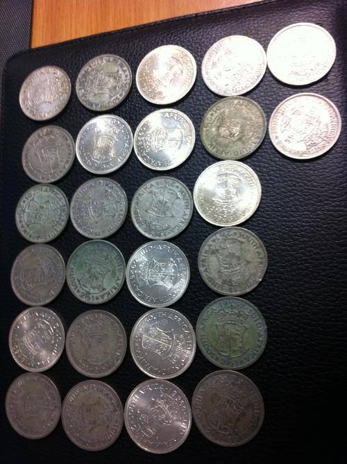 24 X HALF CROWNS - MASSIVE SILVER SOME EVEN COLLECTABLE