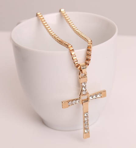 Stylish Sim Diamonds Set in 18ct Unisex Yellow Gold Filled Cross with Matching Neck Chain