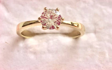 Popular **SISSYGIRLS** 1.2ct Sim. Diamond Ring Imported
