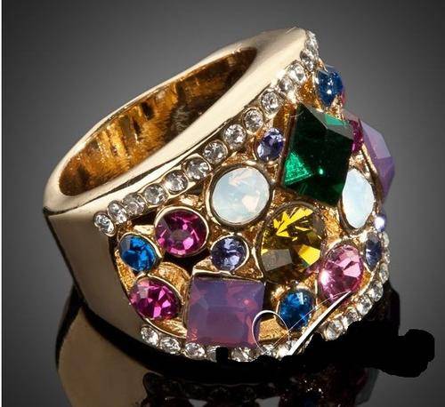 EXQUISED AND A MUST RAINBOW COLORS RING