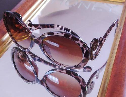 BEAUTIFUL AND HIGH FASHION BROWN DETAIL  SUNGLASSES
