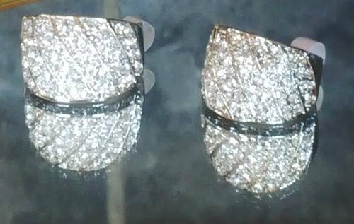 PRETTY SEXY AND NOT TO BE MISSED DIAMOND SIMULANT SILVER RING