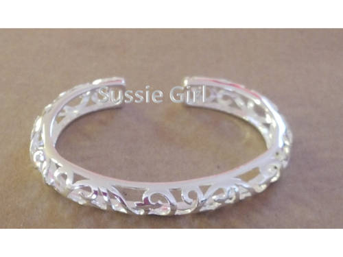 UTTERLY BEAUTIFUL .925 STERLING SILVER BANGLE
