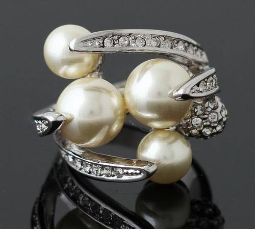 AWESOME AND ELEGANT PEARL RING