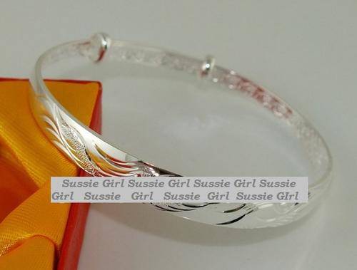 PRETTY, SEXY AND SASSY SILVER BANGLE