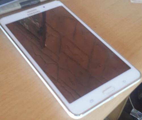Samsung Galaxy Tab 4 (8GB) SM-T231( WiFi &  Sim Card  Can Make Calls)