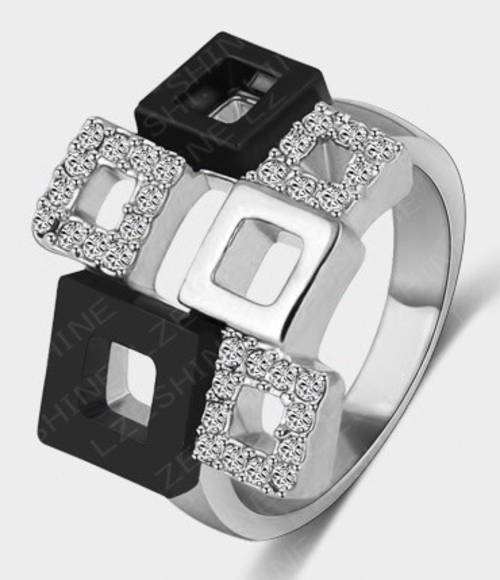 -- Size 8 -- Gorgeous Simulated Diamond  Dress Ring
