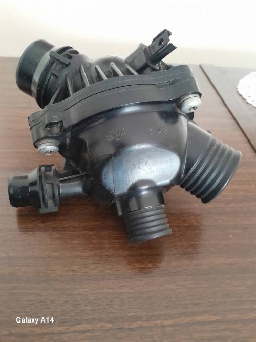 BMW Thermostat housing