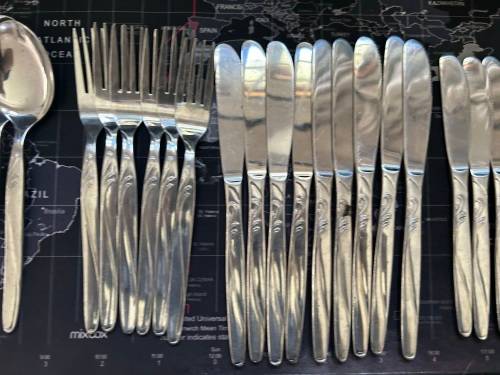 STAINLESS STEEL Forks/Knives/Spoons High Quality!