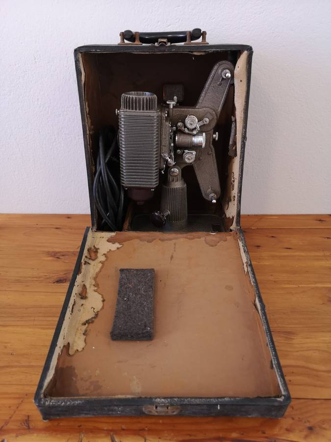 Revere Eight 8mm film projector model 85