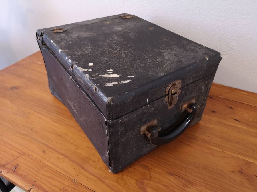 Revere Eight 8mm film projector model 85