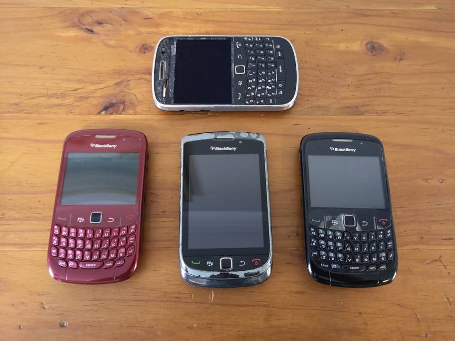 Blackberry phones lot *please read description*