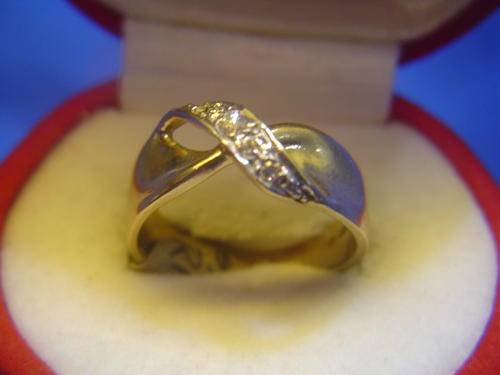 9ct Gold and Diamond Ring