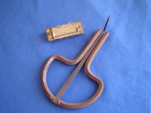 Trompie Jewish harp and Hohner harmonica miniature