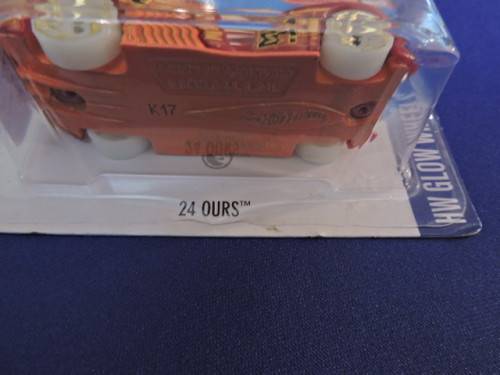 Hot Wheels 24 OURS Treasure Hunt with HW Flame on car & card..