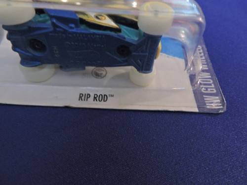 Hot Wheels RIP ROD Treasure Hunt with HW Flame on car & card..