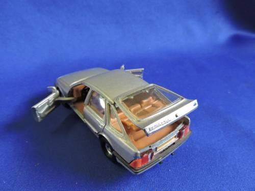 Corgi Toys FORD SIERRA 2,3 Ghia like Dinky Toy