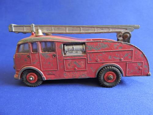 DINKY SUPERTOYS 955 Fire Engine Meccano Ltd  like Corgi Toys