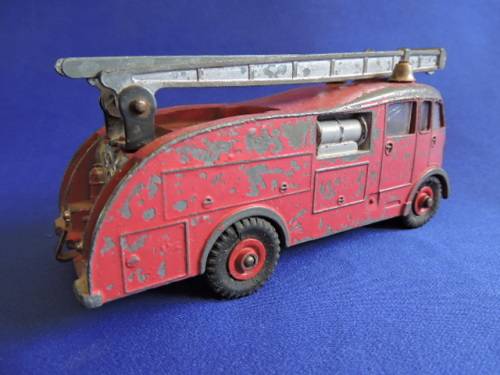 DINKY SUPERTOYS 955 Fire Engine Meccano Ltd  like Corgi Toys