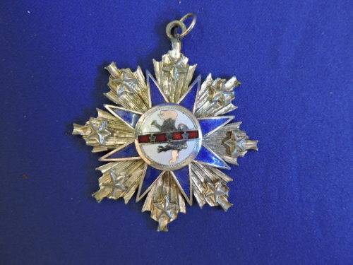 Impressive White metal and Enamel MEDAL possibly Masonic or Royalty ?