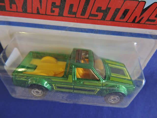 Hot Wheels Volkswagen VW Caddy ( Green ) Flying Customs  Long Card