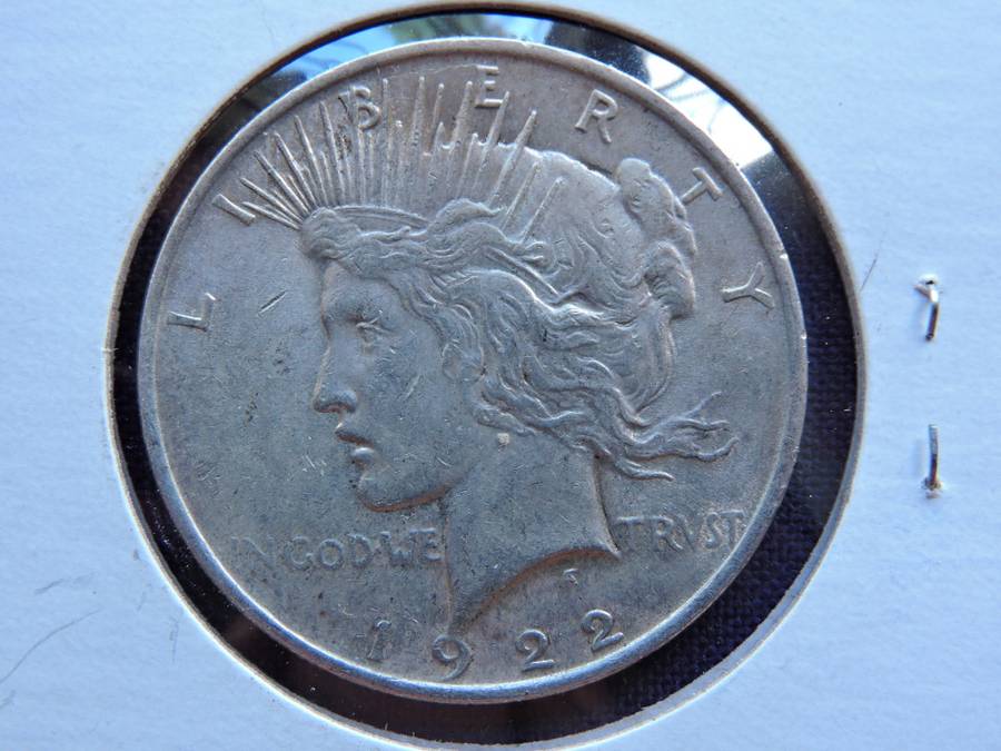 1922 USA Liberty One Dollar Peace Dollar  .900 Silver Coin