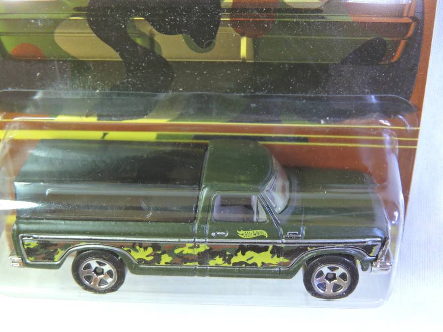 Hot Wheels FORD 79 Ford F-150 Pickup Bakkie ( Green with Canopy )